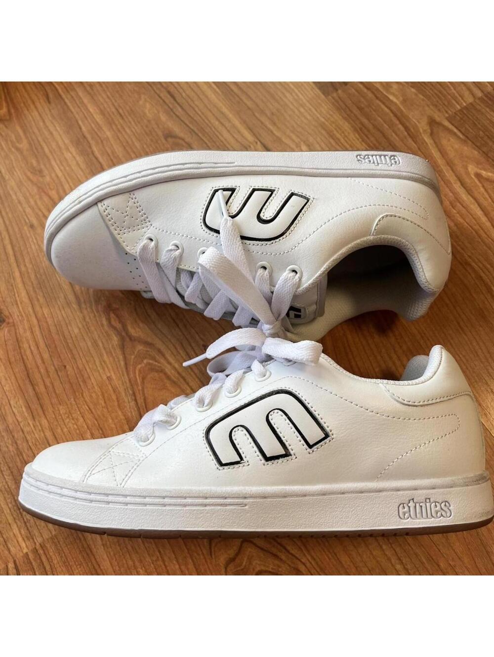 White enties skate shoes | size 7.5